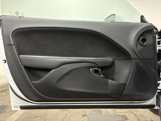 ダッジ・チャレンジャー SRT ヘルキャット 新車並行/フルオリジナル/ワイドボディ/サンルーフ/ハーマンカードン/Brembokキャリパー/AppleCarPlay&AndroidAuto/シートベンチレーション&ヒーター/ステアリングヒーター(28枚目)