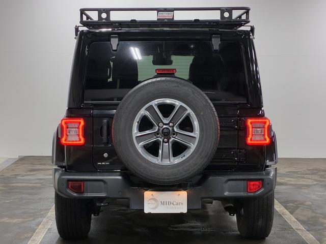 ジープ・ラングラーアンリミテッド サハラ　１オーナー／ルーフキャリア／ＡｐｐｌｅＣａｒＰｌａｙ＆ＡｎｄＡｕｔｏ／アルパイン／純正１８インチＡＷ／黒革／シートヒーター／ステアリングヒーター／オートハイビーム／追従クルコン／純正ナビ＆ＴＶ（8枚目）