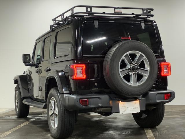 ジープ・ラングラーアンリミテッド サハラ　１オーナー／ルーフキャリア／ＡｐｐｌｅＣａｒＰｌａｙ＆ＡｎｄＡｕｔｏ／アルパイン／純正１８インチＡＷ／黒革／シートヒーター／ステアリングヒーター／オートハイビーム／追従クルコン／純正ナビ＆ＴＶ（9枚目）