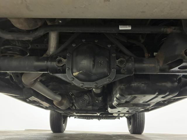 ジープ・ラングラーアンリミテッド サハラ　１オーナー／ルーフキャリア／ＡｐｐｌｅＣａｒＰｌａｙ＆ＡｎｄＡｕｔｏ／アルパイン／純正１８インチＡＷ／黒革／シートヒーター／ステアリングヒーター／オートハイビーム／追従クルコン／純正ナビ＆ＴＶ（16枚目）