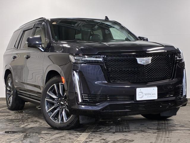 キャデラックエスカレード スポーツ２５ｔｈアニバーサリーエディション　２５周年特別１５台限定車／日本初採用カラー／ギャラクティックグレー／サンルーフ／ＡＫＧサウンド／後席モニター／ＡｐｐｌｅＣａｒＰｌａｙ＆ＡｎｄｒｏｉｄＡｕｔｏ／エアサス／デジタルインナーミラー／ＨＵＤ（5枚目）