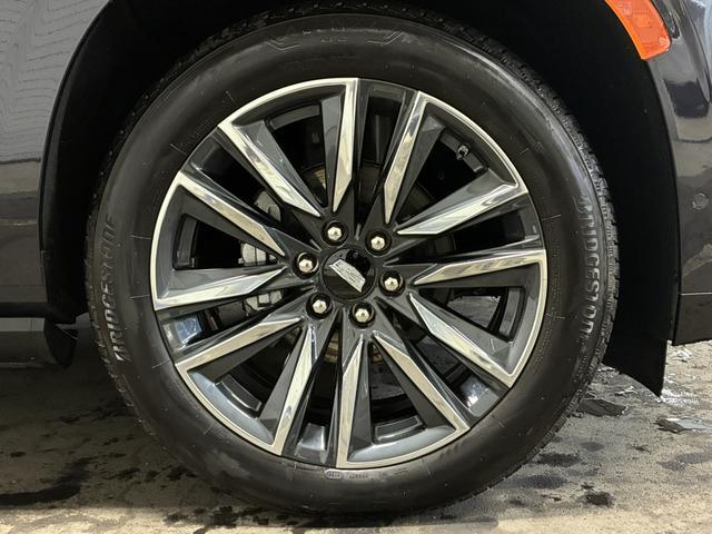 キャデラックエスカレード スポーツ２５ｔｈアニバーサリーエディション　２５周年特別１５台限定車／日本初採用カラー／ギャラクティックグレー／サンルーフ／ＡＫＧサウンド／後席モニター／ＡｐｐｌｅＣａｒＰｌａｙ＆ＡｎｄｒｏｉｄＡｕｔｏ／エアサス／デジタルインナーミラー／ＨＵＤ（14枚目）