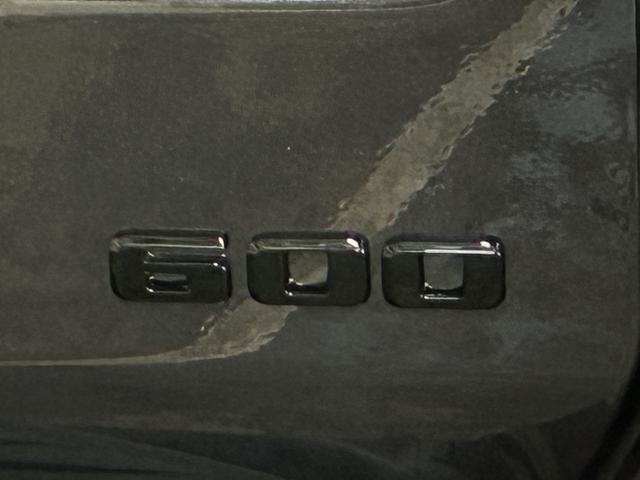 キャデラックエスカレード スポーツ２５ｔｈアニバーサリーエディション　２５周年特別１５台限定車／日本初採用カラー／ギャラクティックグレー／サンルーフ／ＡＫＧサウンド／後席モニター／ＡｐｐｌｅＣａｒＰｌａｙ＆ＡｎｄｒｏｉｄＡｕｔｏ／エアサス／デジタルインナーミラー／ＨＵＤ（18枚目）