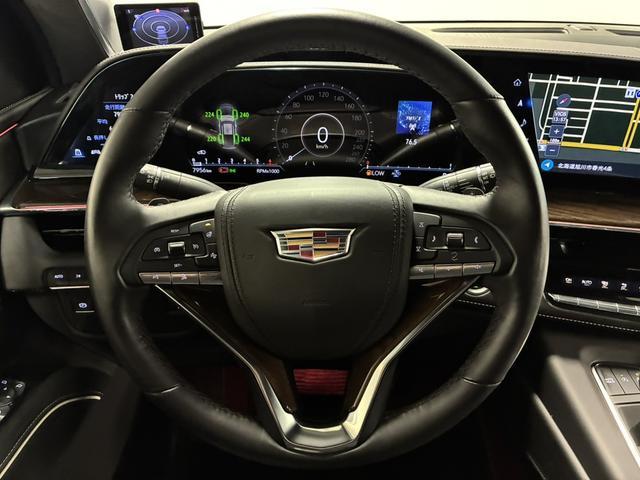 キャデラックエスカレード スポーツ２５ｔｈアニバーサリーエディション　２５周年特別１５台限定車／日本初採用カラー／ギャラクティックグレー／サンルーフ／ＡＫＧサウンド／後席モニター／ＡｐｐｌｅＣａｒＰｌａｙ＆ＡｎｄｒｏｉｄＡｕｔｏ／エアサス／デジタルインナーミラー／ＨＵＤ（41枚目）