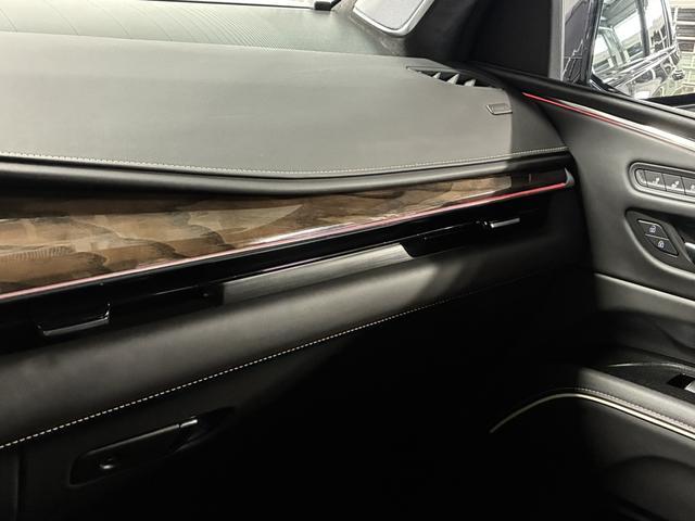 キャデラックエスカレード スポーツ２５ｔｈアニバーサリーエディション　２５周年特別１５台限定車／日本初採用カラー／ギャラクティックグレー／サンルーフ／ＡＫＧサウンド／後席モニター／ＡｐｐｌｅＣａｒＰｌａｙ＆ＡｎｄｒｏｉｄＡｕｔｏ／エアサス／デジタルインナーミラー／ＨＵＤ（58枚目）