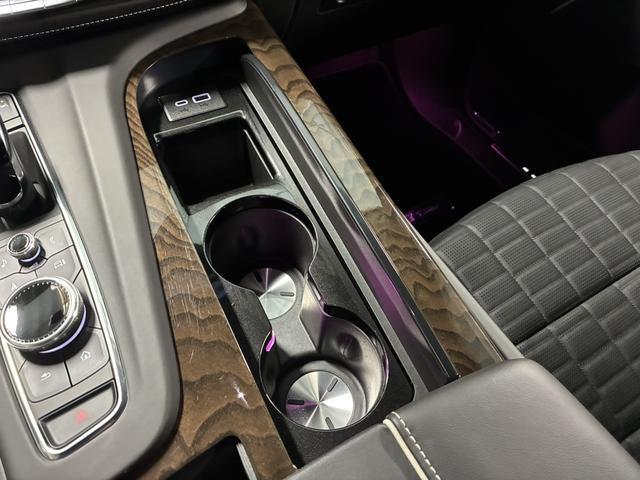 キャデラックエスカレード スポーツ２５ｔｈアニバーサリーエディション　２５周年特別１５台限定車／日本初採用カラー／ギャラクティックグレー／サンルーフ／ＡＫＧサウンド／後席モニター／ＡｐｐｌｅＣａｒＰｌａｙ＆ＡｎｄｒｏｉｄＡｕｔｏ／エアサス／デジタルインナーミラー／ＨＵＤ（62枚目）