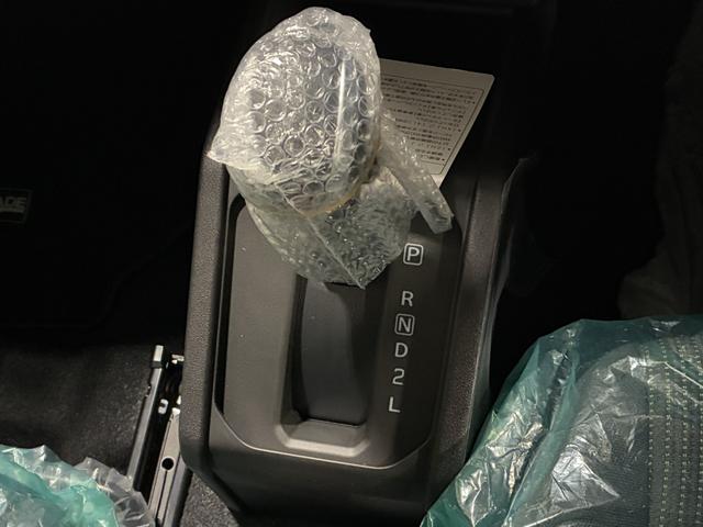 ジムニーノマド ＦＣ　登録済未使用車／フロアマット／サイドバイザー／デュアルブレーキサポート／追従クルコン／シートヒーター／純正１５インチアルミホイール／ＬＥＤヘッドランプ／リヤフォグランプ／ステアリングスイッチ（32枚目）