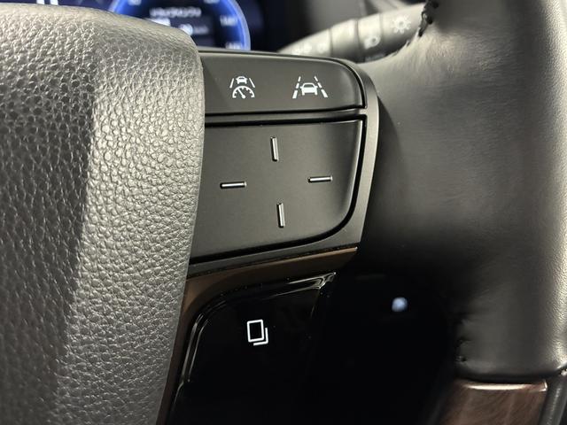 �y�A�_�v�e�B�u�N���[�Y�R���g���[���z�@�O���̎ԂɒǏ]�����̑��x�ŒǏ]���邱�ƂŃA�N�Z���y�_���𓥂ޕK�v���Ȃ��Ȃ�܂��B�������̉^�]�����K�ȃh���C�u�����y���݂��������܂��B