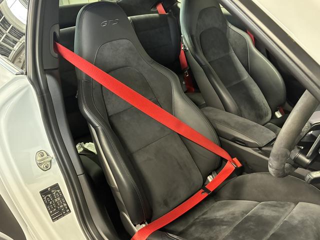 �V�[�g�x���g�i�J�[�X���b�h�j