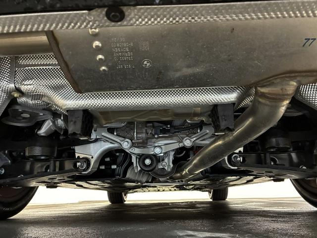 ５シリーズ ５２３ｄ　ｘＤｒｉｖｅツーリング　Ｍスポーツ　コンフォート・ドライビングＰＫＧ／純正１９インチＡＷ／アダプティブサス／４ゾーンオートエアコン／ランバーサポート／全席シートヒーター／ワイヤレスチャージング／アンビエントライトＡｐｐｌｅＣａｒＰｌａｙ（14枚目）