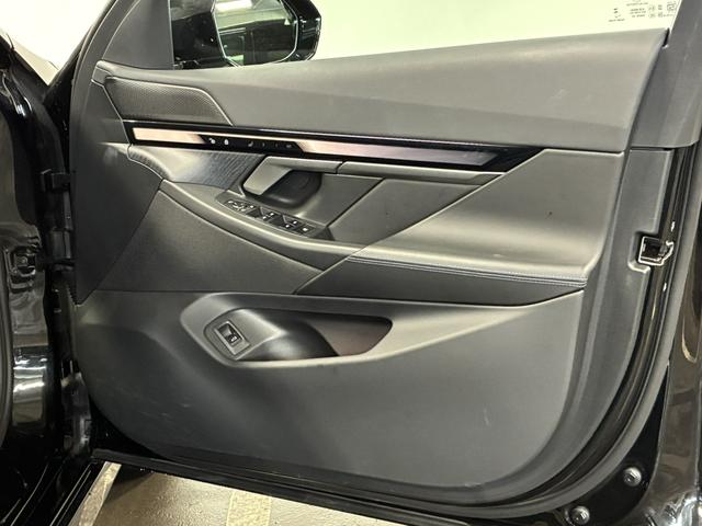 ５シリーズ ５２３ｄ　ｘＤｒｉｖｅツーリング　Ｍスポーツ　コンフォート・ドライビングＰＫＧ／純正１９インチＡＷ／アダプティブサス／４ゾーンオートエアコン／ランバーサポート／全席シートヒーター／ワイヤレスチャージング／アンビエントライトＡｐｐｌｅＣａｒＰｌａｙ（17枚目）