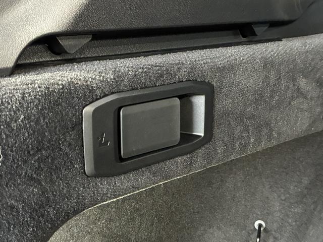 ５シリーズ ５２３ｄ　ｘＤｒｉｖｅツーリング　Ｍスポーツ　コンフォート・ドライビングＰＫＧ／純正１９インチＡＷ／アダプティブサス／４ゾーンオートエアコン／ランバーサポート／全席シートヒーター／ワイヤレスチャージング／アンビエントライトＡｐｐｌｅＣａｒＰｌａｙ（29枚目）