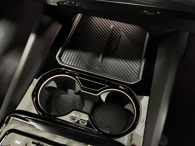 ５シリーズ ５２３ｄ　ｘＤｒｉｖｅツーリング　Ｍスポーツ　コンフォート・ドライビングＰＫＧ／純正１９インチＡＷ／アダプティブサス／４ゾーンオートエアコン／ランバーサポート／全席シートヒーター／ワイヤレスチャージング／アンビエントライトＡｐｐｌｅＣａｒＰｌａｙ（51枚目）