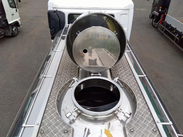 クオン 　タンクローリー　ＡＤＧ－ＣＶ４ＹＬ　玉屋工業（8枚目）