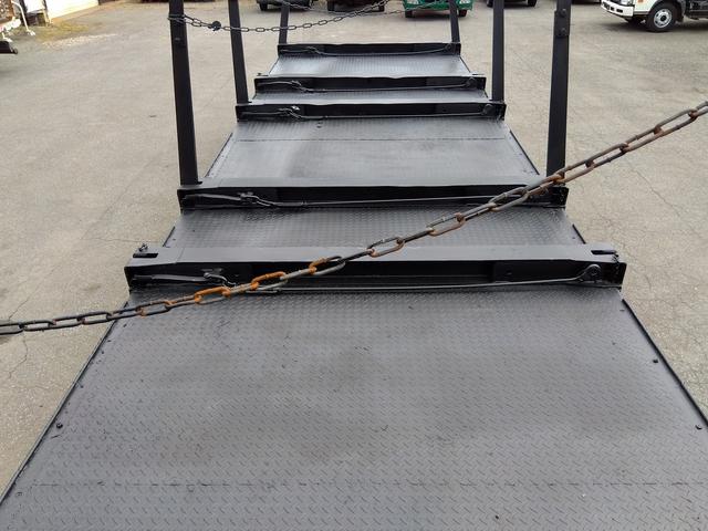 ギガ 　平ボディ（原木運搬車）　ＰＤＧ－ＣＹＺ５２Ｖ８（8枚目）