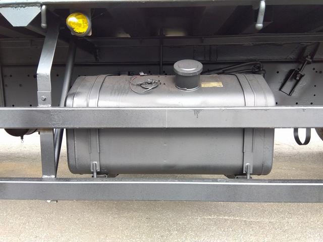 ギガ 　平ボディ（原木運搬車）　ＰＤＧ－ＣＹＺ５２Ｖ８（15枚目）