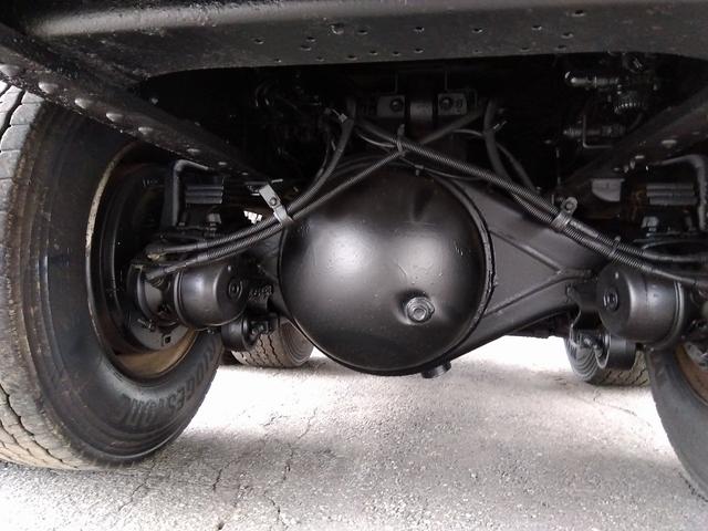 ギガ 　平ボディ（原木運搬車）　ＰＤＧ－ＣＹＺ５２Ｖ８（17枚目）