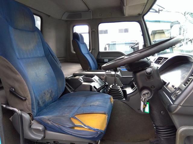 ギガ 　平ボディ（原木運搬車）　ＰＤＧ－ＣＹＺ５２Ｖ８（22枚目）