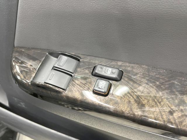 ハイエースバン スーパーＧＬ　ダークプライムＩＩ　４ＷＤ　エアロ　バックカメラ　ハーフレザーシート　スマートキー　ＬＥＤヘッド　ビルトインＥＴＣ　オートライト　オートエアコン　ＣＤ　ＬＥＤフォグ（35枚目）
