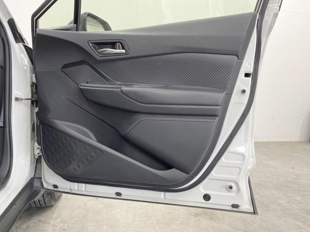 Ｃ－ＨＲ Ｓ　バックカメラ　レーダークルーズ　ＥＴＣ　オートハイビーム　オートライト　デュアルエアコン　純正　Ｂｌｕｅｔｏｏｔｈ　ＣＤ　ＤＶＤ再生　フルセグ　ＬＥＤフォグ（31枚目）