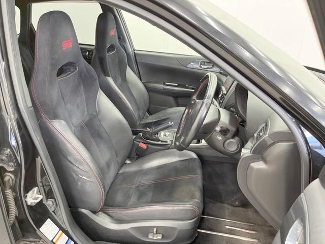インプレッサ ＷＲＸ　ＳＴｉ　４ＷＤ　ＭＴ車　ターボ　ＳＤナビ　ハーフレザーシート　パワーシート　スマートキー　ＨＩＤヘッド　ＥＴＣ　オートエアコン　純正１８インチアルミ　Ｂｌｕｅｔｏｏｔｈ　ＣＤ　ＤＶＤ再生　フルセグ（9枚目）
