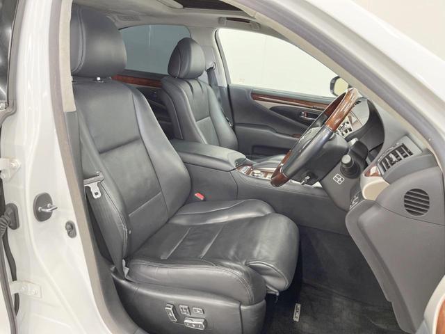 ＬＳ ＬＳ６００ｈ　バージョンＬ　４ＷＤ　サンルーフ　純正ＳＤナビ　バックカメラ　電動リアゲート　レザーシート　全席シートヒーター　全席シートエアコン　全席パワーシート　ドラレコ　コーナーセンサー　スマートキー　ＬＥＤヘッド（9枚目）