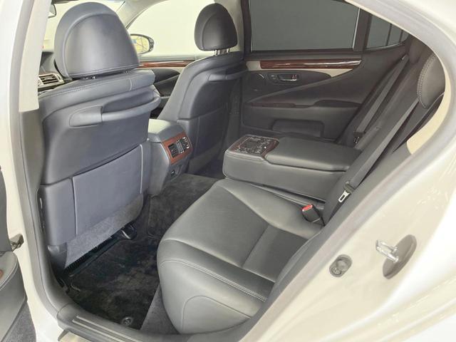 ＬＳ ＬＳ６００ｈ　バージョンＬ　４ＷＤ　サンルーフ　純正ＳＤナビ　バックカメラ　電動リアゲート　レザーシート　全席シートヒーター　全席シートエアコン　全席パワーシート　ドラレコ　コーナーセンサー　スマートキー　ＬＥＤヘッド（33枚目）