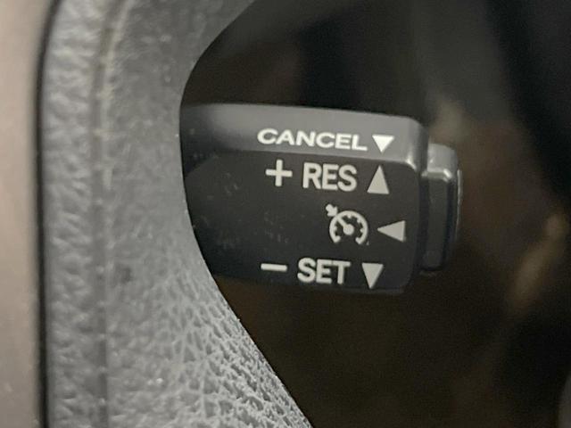 クラウン ロイヤルサルーンｉ－Ｆｏｕｒ　４ＷＤ　純正ＨＤＤナビ　バックカメラ　スマートキー　ＨＩＤヘッド　ビルトインＥＴＣ　クルコン　オートライト　デュアルエアコン　純正１６インチアルミ　Ｂｌｕｅｔｏｏｔｈ　ＣＤ　ＤＶＤ再生　フルセグ（7枚目）