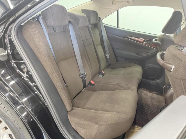 クラウン ロイヤルサルーンｉ－Ｆｏｕｒ　４ＷＤ　純正ＨＤＤナビ　バックカメラ　スマートキー　ＨＩＤヘッド　ビルトインＥＴＣ　クルコン　オートライト　デュアルエアコン　純正１６インチアルミ　Ｂｌｕｅｔｏｏｔｈ　ＣＤ　ＤＶＤ再生　フルセグ（10枚目）