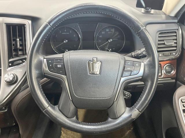 クラウン ロイヤルサルーンｉ－Ｆｏｕｒ　４ＷＤ　純正ＨＤＤナビ　バックカメラ　スマートキー　ＨＩＤヘッド　ビルトインＥＴＣ　クルコン　オートライト　デュアルエアコン　純正１６インチアルミ　Ｂｌｕｅｔｏｏｔｈ　ＣＤ　ＤＶＤ再生　フルセグ（12枚目）