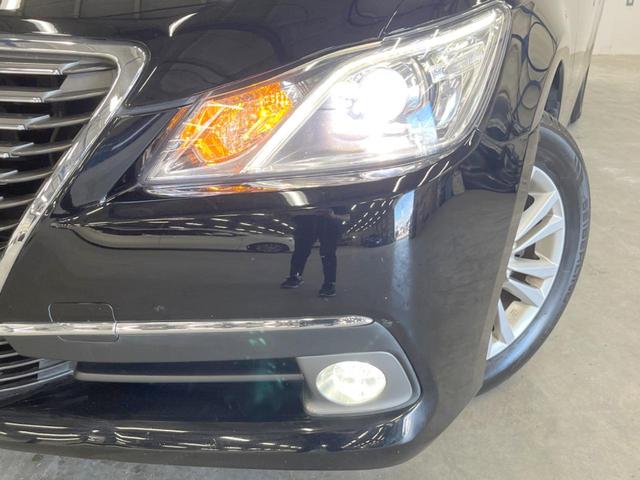 クラウン ロイヤルサルーンｉ－Ｆｏｕｒ　４ＷＤ　純正ＨＤＤナビ　バックカメラ　スマートキー　ＨＩＤヘッド　ビルトインＥＴＣ　クルコン　オートライト　デュアルエアコン　純正１６インチアルミ　Ｂｌｕｅｔｏｏｔｈ　ＣＤ　ＤＶＤ再生　フルセグ（13枚目）