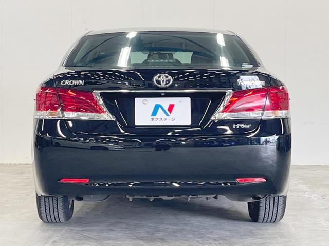 クラウン ロイヤルサルーンｉ－Ｆｏｕｒ　４ＷＤ　純正ＨＤＤナビ　バックカメラ　スマートキー　ＨＩＤヘッド　ビルトインＥＴＣ　クルコン　オートライト　デュアルエアコン　純正１６インチアルミ　Ｂｌｕｅｔｏｏｔｈ　ＣＤ　ＤＶＤ再生　フルセグ（16枚目）