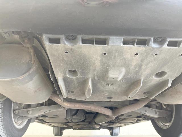 クラウン ロイヤルサルーンｉ－Ｆｏｕｒ　４ＷＤ　純正ＨＤＤナビ　バックカメラ　スマートキー　ＨＩＤヘッド　ビルトインＥＴＣ　クルコン　オートライト　デュアルエアコン　純正１６インチアルミ　Ｂｌｕｅｔｏｏｔｈ　ＣＤ　ＤＶＤ再生　フルセグ（20枚目）