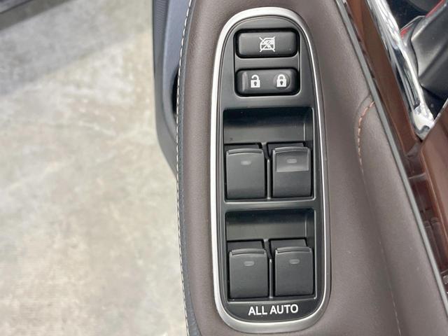 クラウン ロイヤルサルーンｉ－Ｆｏｕｒ　４ＷＤ　純正ＨＤＤナビ　バックカメラ　スマートキー　ＨＩＤヘッド　ビルトインＥＴＣ　クルコン　オートライト　デュアルエアコン　純正１６インチアルミ　Ｂｌｕｅｔｏｏｔｈ　ＣＤ　ＤＶＤ再生　フルセグ（38枚目）