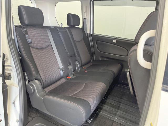 セレナ ハイウェイスター 4WD 両側電動ドア SDナビ バックカメラ ドラレコ スマートキー HIDヘッド クルコン オートライト オートエアコン 純正15インチアルミ Bluetooth CD DVD再生 フルセグ(9枚目)