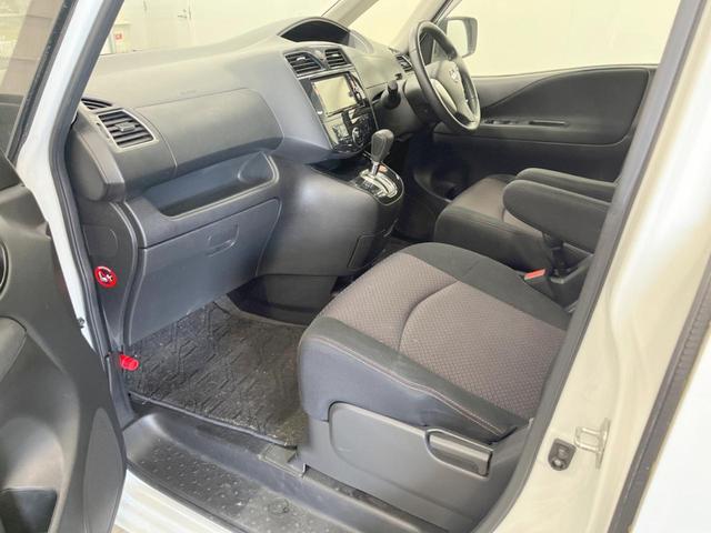 セレナ ハイウェイスター 4WD 両側電動ドア SDナビ バックカメラ ドラレコ スマートキー HIDヘッド クルコン オートライト オートエアコン 純正15インチアルミ Bluetooth CD DVD再生 フルセグ(31枚目)