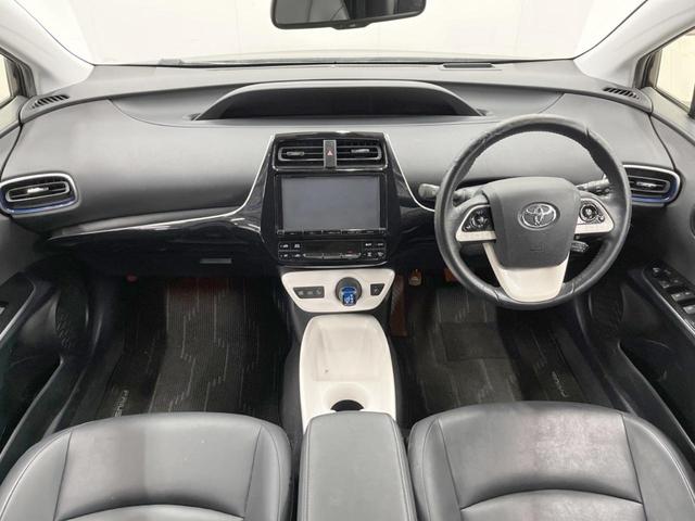 プリウス Ａツーリングセレクション　４ＷＤ　モデリスタエアロ　バックカメラ　寒冷地仕様　衝突被害軽減システム　レーダークルーズ　コーナーセンサー　スマートキー　ＬＥＤヘッド　ビルトインＥＴＣ　オートハイビーム　車線逸脱警報（2枚目）