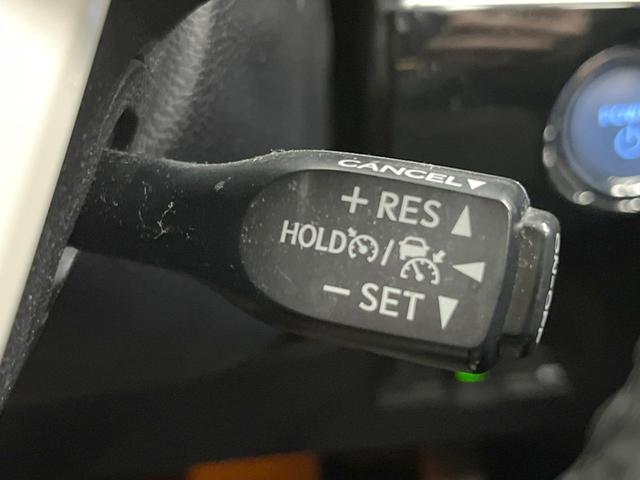 プリウス Ａツーリングセレクション　４ＷＤ　モデリスタエアロ　バックカメラ　寒冷地仕様　衝突被害軽減システム　レーダークルーズ　コーナーセンサー　スマートキー　ＬＥＤヘッド　ビルトインＥＴＣ　オートハイビーム　車線逸脱警報（6枚目）