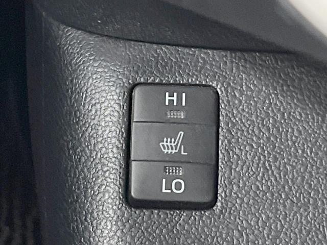 プリウス Ａツーリングセレクション　４ＷＤ　モデリスタエアロ　バックカメラ　寒冷地仕様　衝突被害軽減システム　レーダークルーズ　コーナーセンサー　スマートキー　ＬＥＤヘッド　ビルトインＥＴＣ　オートハイビーム　車線逸脱警報（8枚目）