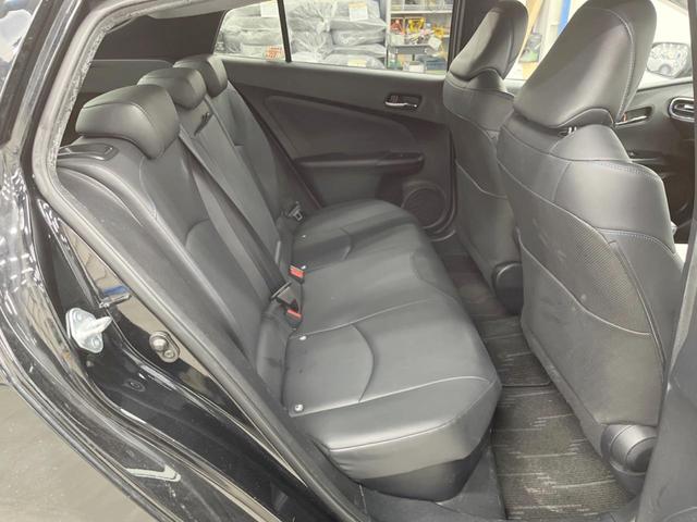 プリウス Ａツーリングセレクション　４ＷＤ　モデリスタエアロ　バックカメラ　寒冷地仕様　衝突被害軽減システム　レーダークルーズ　コーナーセンサー　スマートキー　ＬＥＤヘッド　ビルトインＥＴＣ　オートハイビーム　車線逸脱警報（10枚目）