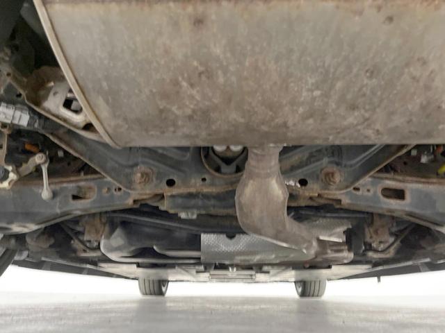 プリウス Ａツーリングセレクション　４ＷＤ　モデリスタエアロ　バックカメラ　寒冷地仕様　衝突被害軽減システム　レーダークルーズ　コーナーセンサー　スマートキー　ＬＥＤヘッド　ビルトインＥＴＣ　オートハイビーム　車線逸脱警報（20枚目）