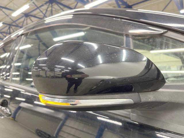 プリウス Ａツーリングセレクション　４ＷＤ　モデリスタエアロ　バックカメラ　寒冷地仕様　衝突被害軽減システム　レーダークルーズ　コーナーセンサー　スマートキー　ＬＥＤヘッド　ビルトインＥＴＣ　オートハイビーム　車線逸脱警報（25枚目）