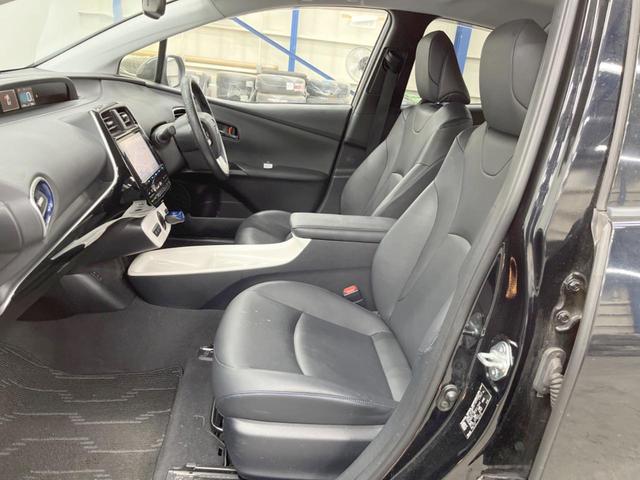 プリウス Ａツーリングセレクション　４ＷＤ　モデリスタエアロ　バックカメラ　寒冷地仕様　衝突被害軽減システム　レーダークルーズ　コーナーセンサー　スマートキー　ＬＥＤヘッド　ビルトインＥＴＣ　オートハイビーム　車線逸脱警報（29枚目）