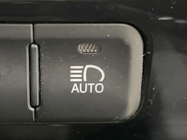 プリウス Ａツーリングセレクション　４ＷＤ　モデリスタエアロ　バックカメラ　寒冷地仕様　衝突被害軽減システム　レーダークルーズ　コーナーセンサー　スマートキー　ＬＥＤヘッド　ビルトインＥＴＣ　オートハイビーム　車線逸脱警報（42枚目）
