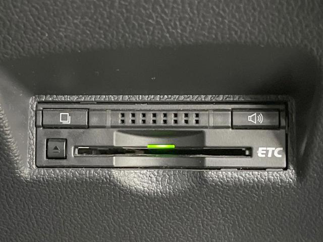 プリウス Ａツーリングセレクション　４ＷＤ　モデリスタエアロ　バックカメラ　寒冷地仕様　衝突被害軽減システム　レーダークルーズ　コーナーセンサー　スマートキー　ＬＥＤヘッド　ビルトインＥＴＣ　オートハイビーム　車線逸脱警報（43枚目）