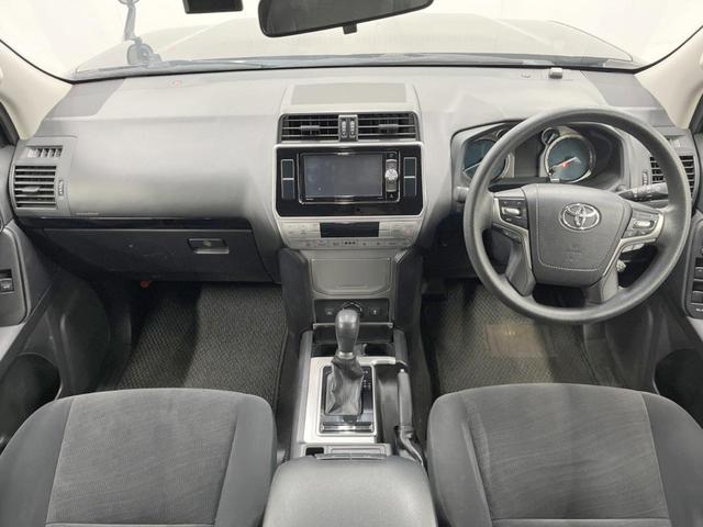 ランドクルーザープラド ＴＸ　４ＷＤ　７人乗り　バックカメラ　寒冷地仕様　ドラレコ　スマートキー　ＬＥＤヘッド　ビルトインＥＴＣ　クルコン　純正１７インチアルミ　オートハイビーム　オートライト　デュアルエアコン（2枚目）