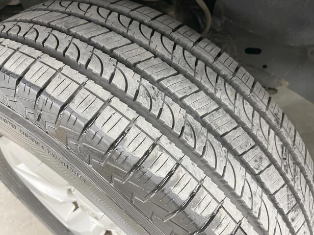 ランドクルーザープラド ＴＸ　４ＷＤ　７人乗り　バックカメラ　寒冷地仕様　ドラレコ　スマートキー　ＬＥＤヘッド　ビルトインＥＴＣ　クルコン　純正１７インチアルミ　オートハイビーム　オートライト　デュアルエアコン（27枚目）