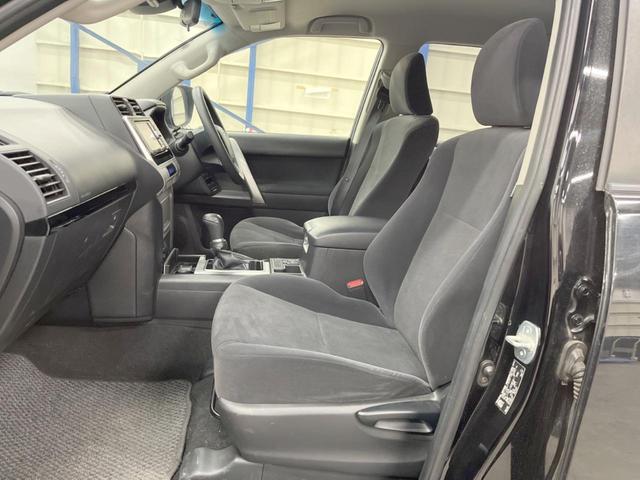 ランドクルーザープラド ＴＸ　４ＷＤ　７人乗り　バックカメラ　寒冷地仕様　ドラレコ　スマートキー　ＬＥＤヘッド　ビルトインＥＴＣ　クルコン　純正１７インチアルミ　オートハイビーム　オートライト　デュアルエアコン（29枚目）