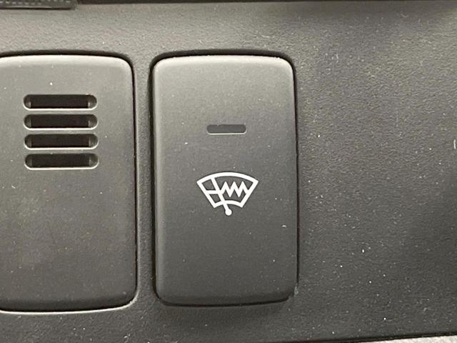 CR-V ZXi 4WD ガラスルーフ バックカメラ 寒冷地仕様 衝突被害軽減システム レザーシート コーナーセンサー スマートキー LEDヘッド ETC オートライト デュアルエアコン CD DVD再生 フルセグ(6枚目)