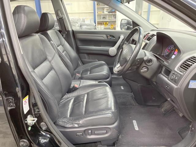 CR-V ZXi 4WD ガラスルーフ バックカメラ 寒冷地仕様 衝突被害軽減システム レザーシート コーナーセンサー スマートキー LEDヘッド ETC オートライト デュアルエアコン CD DVD再生 フルセグ(9枚目)